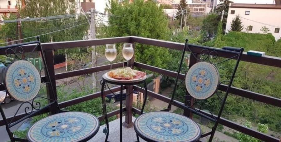 Apartament cu 2 camere semidecomandat, mobilat în Băneasa