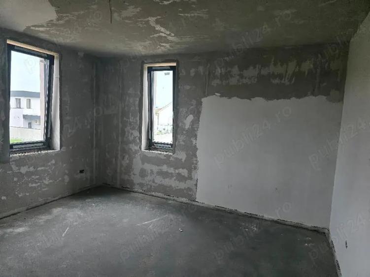 Casă cu 4 camere în Sânmartin