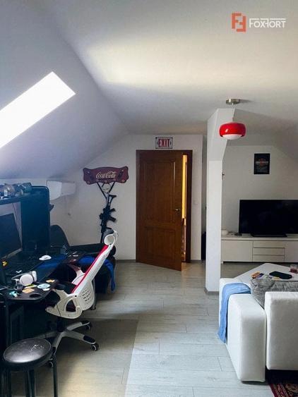 Casă individuală cu 5 camere cu Canalizare în Giroc