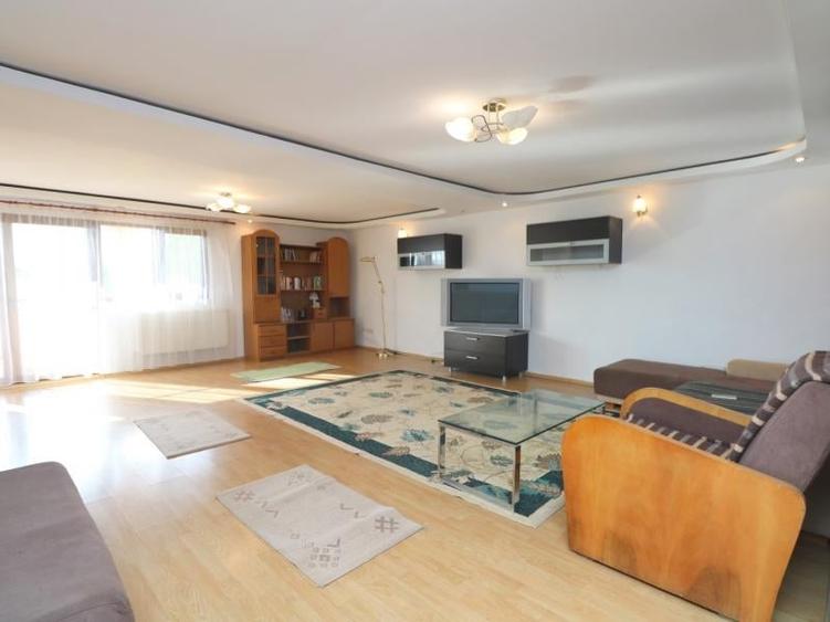 Apartament cu 3 camere decomandat, mobilat în Chiajna