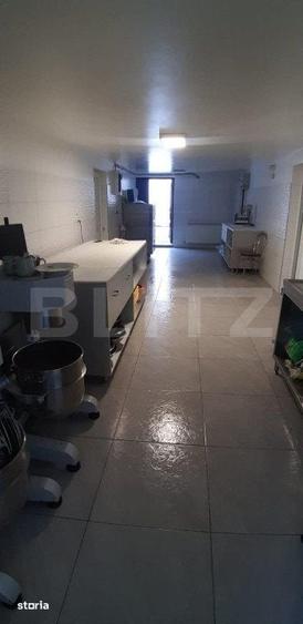 Spațiu comercial, de 320 mp, în Ipotești