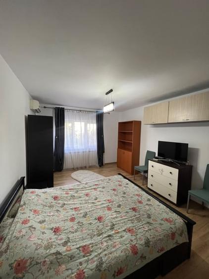Apartament cu 2 camere decomandat, mobilat în Craiovița Nouă