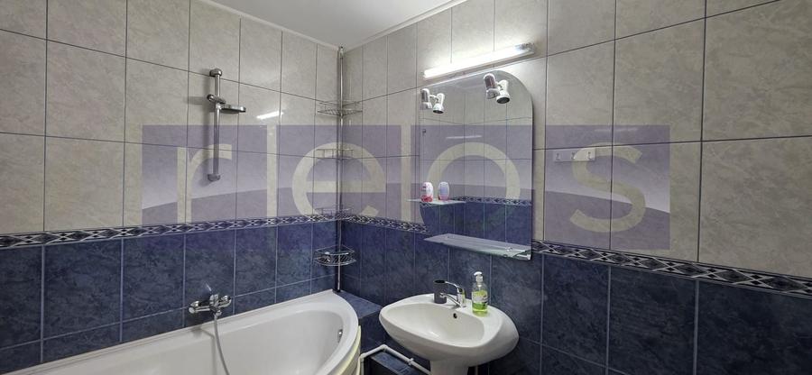 Apartament cu 4 camere semidecomandat, mobilat în Tineretului