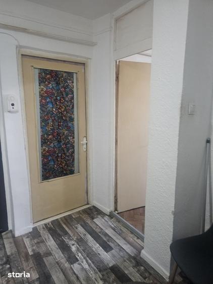 Apartament cu 3 camere decomandat în Tomești