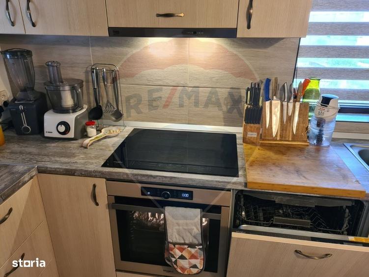 Casă cu 4 camere în Urluiești