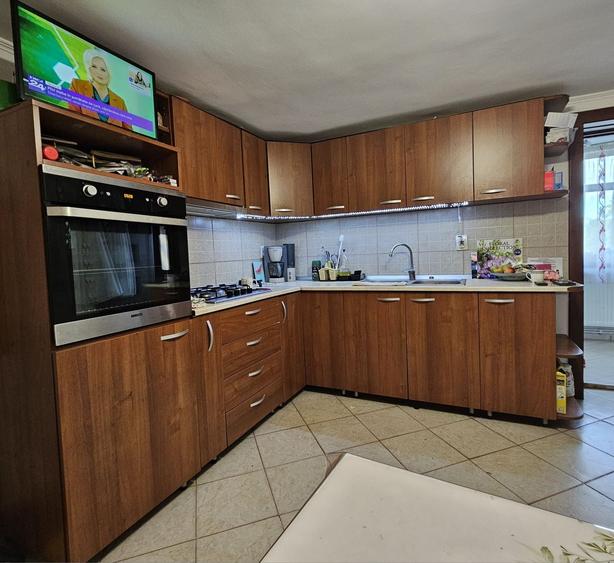 Casă cu 4 camere cu Teren 2900 Mp în Bălteni
