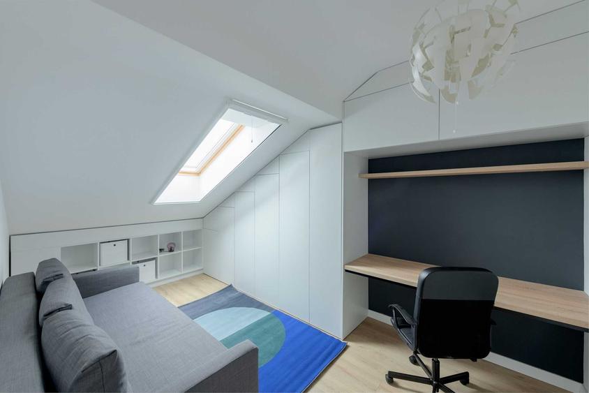 Apartament cu 3 camere decomandat în Dumbrăvița