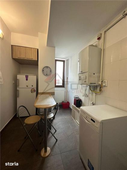 Apartament cu 2 camere semidecomandat în Baza 3
