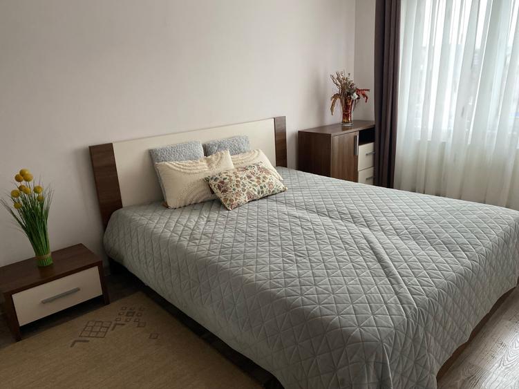 Apartament cu 2 camere decomandat în Între Lacuri