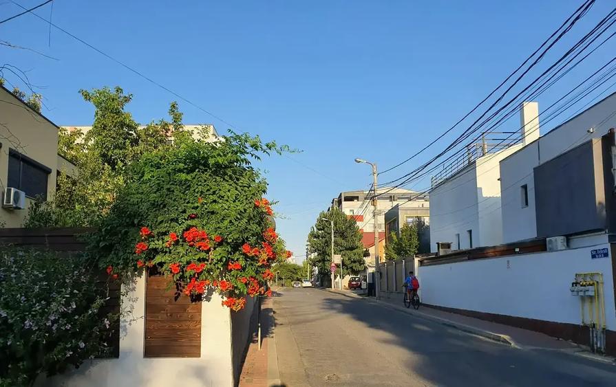 Apartament cu 2 camere decomandat în Titan