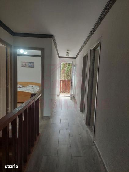Casă cu 5 camere cu Teren 1100 Mp în Zăvoi