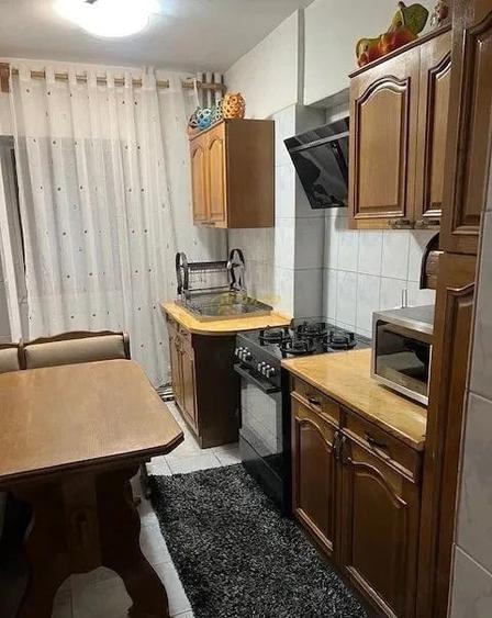 Apartament cu 3 camere decomandat în Semicentral