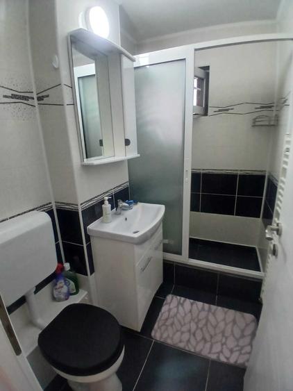 Apartament cu 2 camere semidecomandat în Cetate