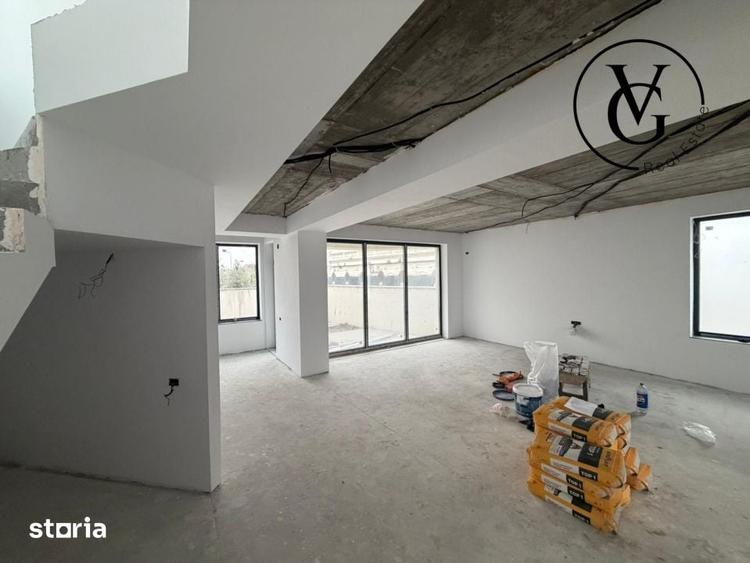 Casă cu 4 camere decomandat cu Teren 211 Mp în Palazu Mare