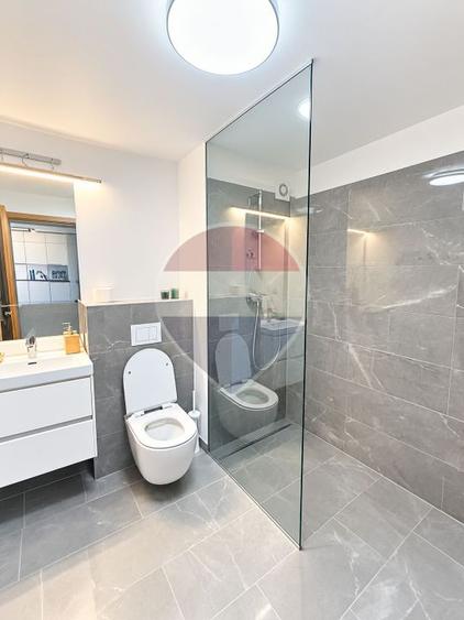 Apartament cu 2 camere decomandat, mobilat în Semicentral