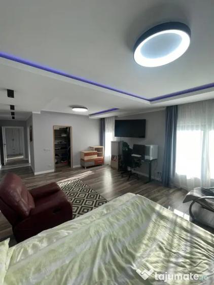 Casă cu 4 camere cu Teren 654 Mp în Satu Nou de Jos
