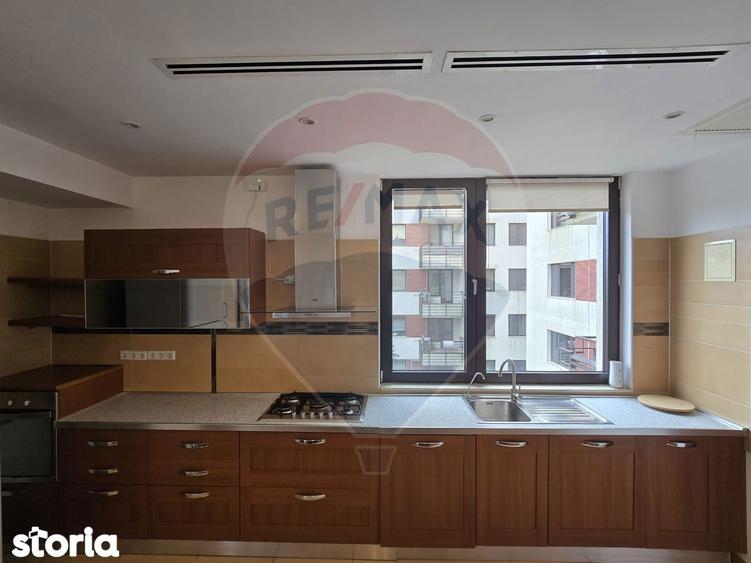 Apartament cu 4 camere decomandat, mobilat în Pipera