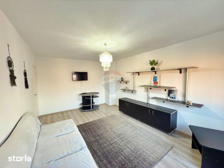 Apartament cu 3 camere decomandat, mobilat în Drăgășani