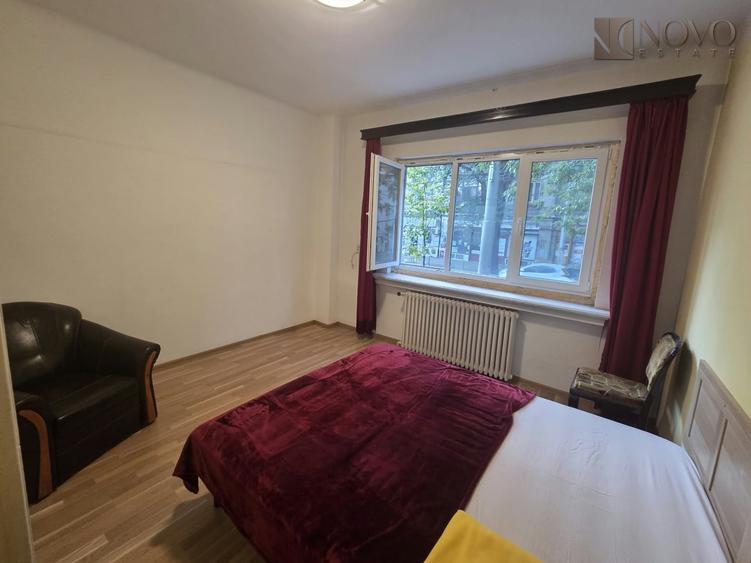 Apartament cu 4 camere decomandat, mobilat în P-ța Rosetti