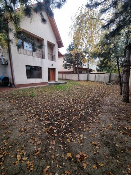 Casă individuală cu 5 camere cu Canalizare în Central