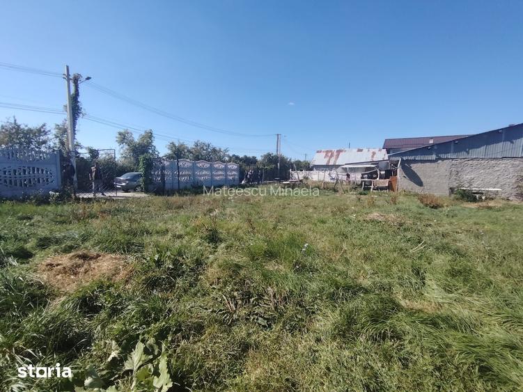 Teren de 400 mp, în Priseaca