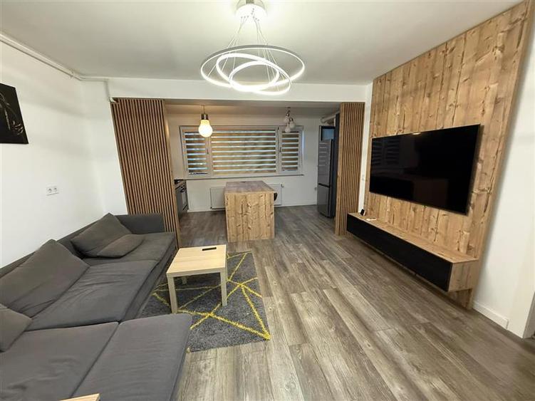 Apartament cu 2 camere semidecomandat, mobilat în Pipera