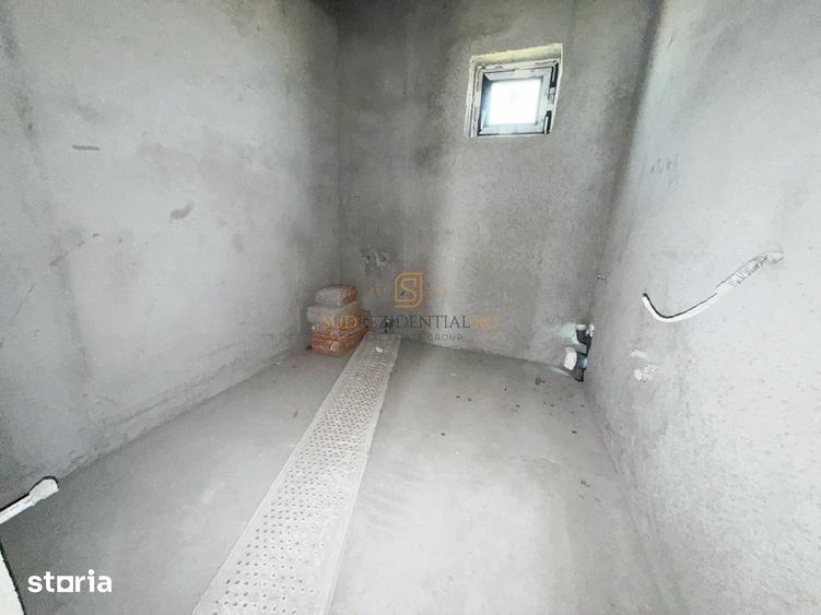 Casă cu 5 camere cu Teren 334 Mp în Vidra