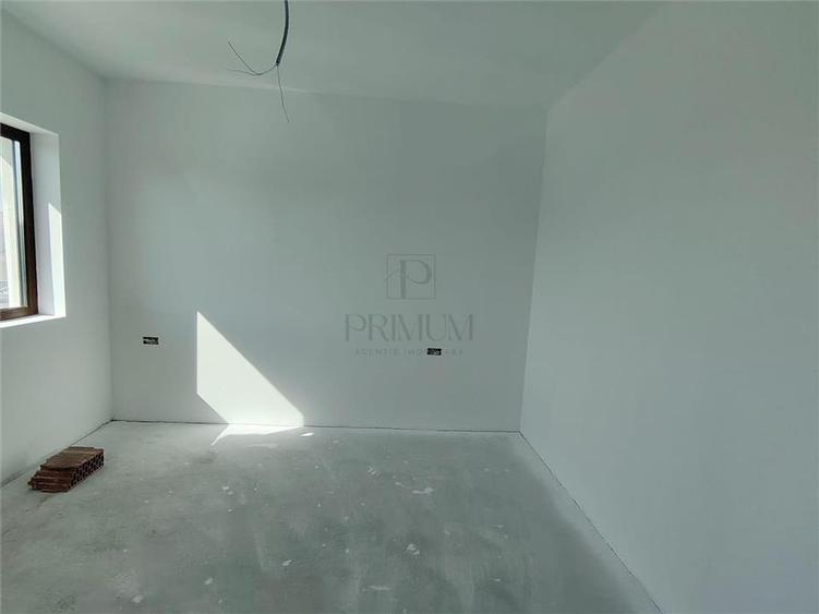 Duplex cu 4 camere cu Canalizare în Moșnița Nouă