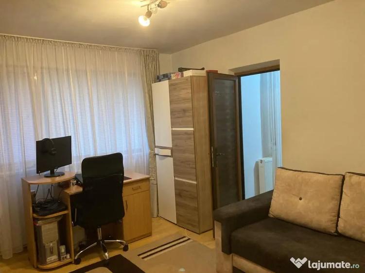 Apartament cu 2 camere semidecomandat în Fălticeni