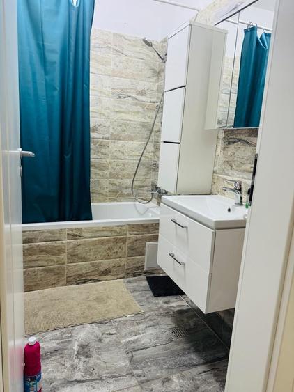 Apartament cu 2 camere decomandat în Runcu