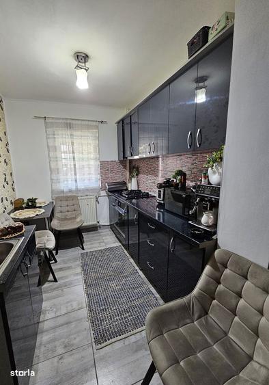 Apartament cu 3 camere decomandat în Decebal