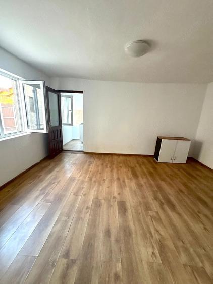 Casă cu 2 camere cu Teren 400 Mp în Exterior Vest