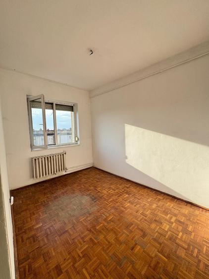Apartament cu 3 camere semidecomandat în Ultracentral