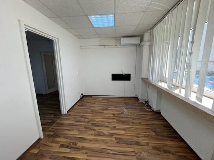 Apartament cu 2 camere semidecomandat în Calea Victoriei