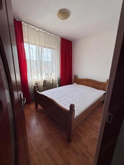 Apartament cu 3 camere semidecomandat în 9 Mai