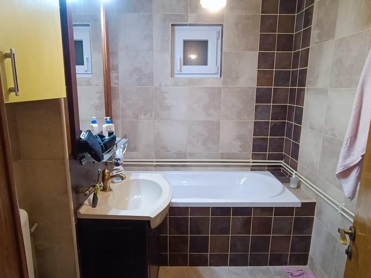 Apartament cu 3 camere, mobilat în Peninsula