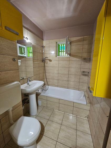 Apartament cu 2 camere semidecomandat în Lacul Tei