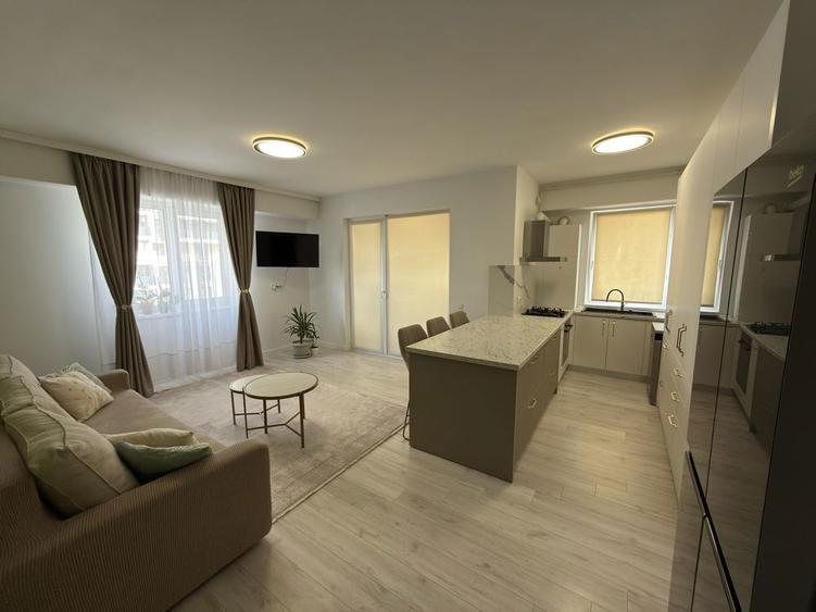 Apartament cu 3 camere decomandat în Central