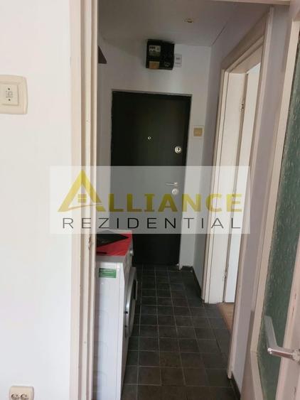 Apartament cu 2 camere decomandat în Apărătorii Patriei