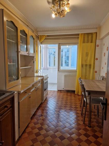 Apartament cu 3 camere decomandat în Banat