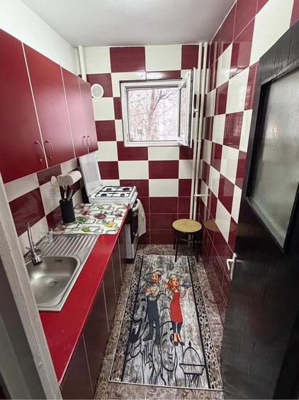 Apartament cu 2 camere decomandat în 1 Mai