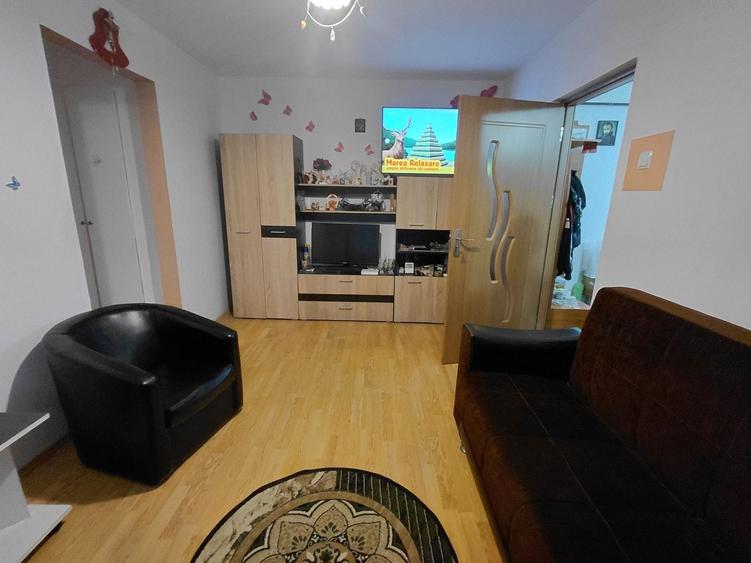 Apartament cu 2 camere semidecomandat în Micro 40