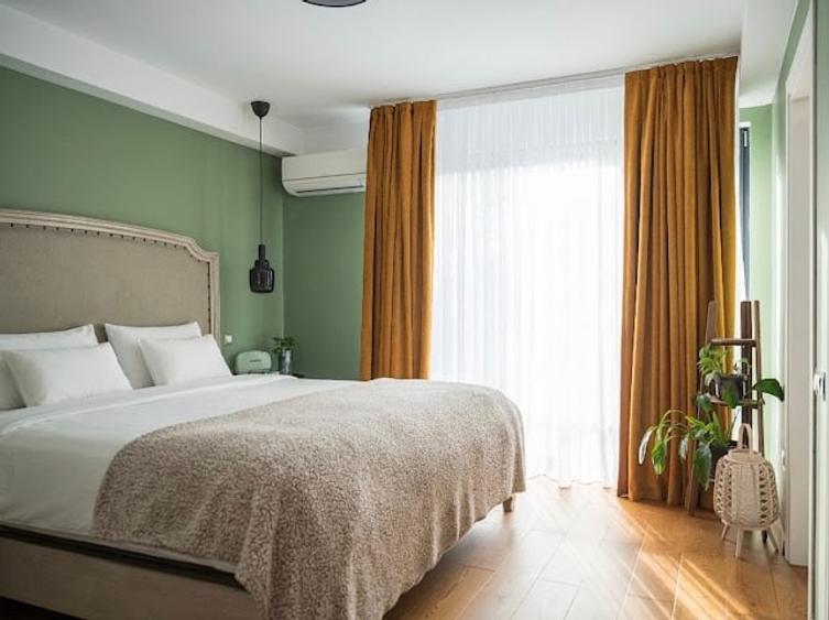 Apartament cu 4 camere decomandat în Băneasa
