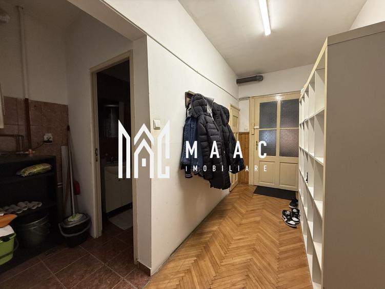 Casă individuală cu 8 camere cu Canalizare în Central