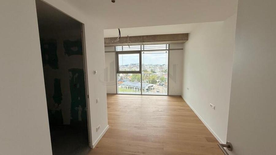 Apartament cu 4 camere decomandat în Floreasca