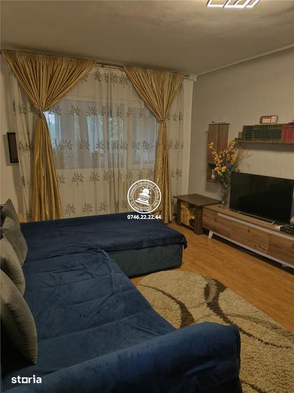 Apartament cu 3 camere decomandat în Tătărași