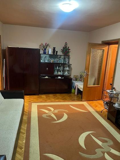 Apartament cu 2 camere semidecomandat în Rogerius