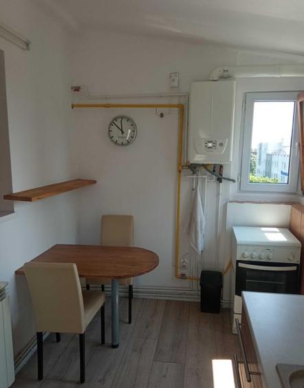 Apartament cu 2 camere decomandat, mobilat în Parcul Carol