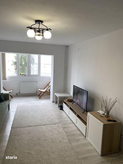 Apartament cu 3 camere decomandat în Piața Centrală