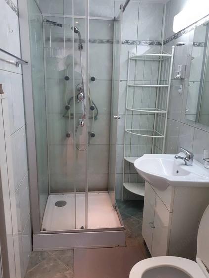 Apartament cu 3 camere semidecomandat în Cișmigiu